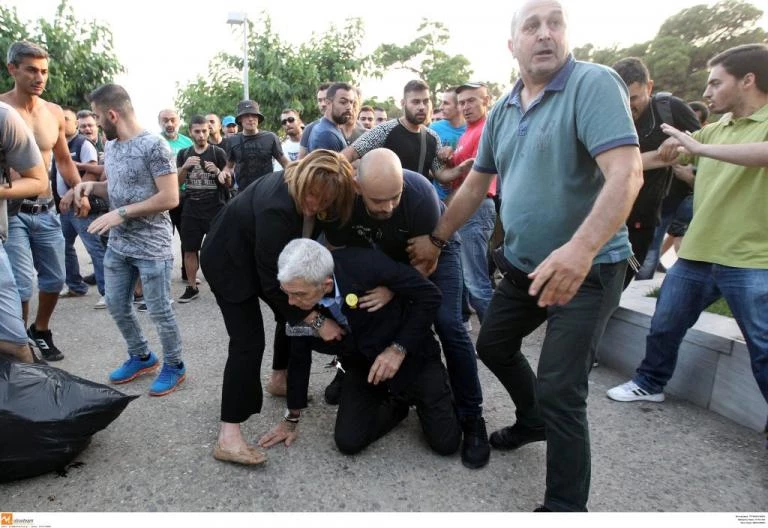 Γεμάτο το δημαρχείο για Μπουτάρη – Πολιτικά και κομματικά στελέχη στην αίθουσα του Δημοτικού Συμβουλίου (Εικόνες)